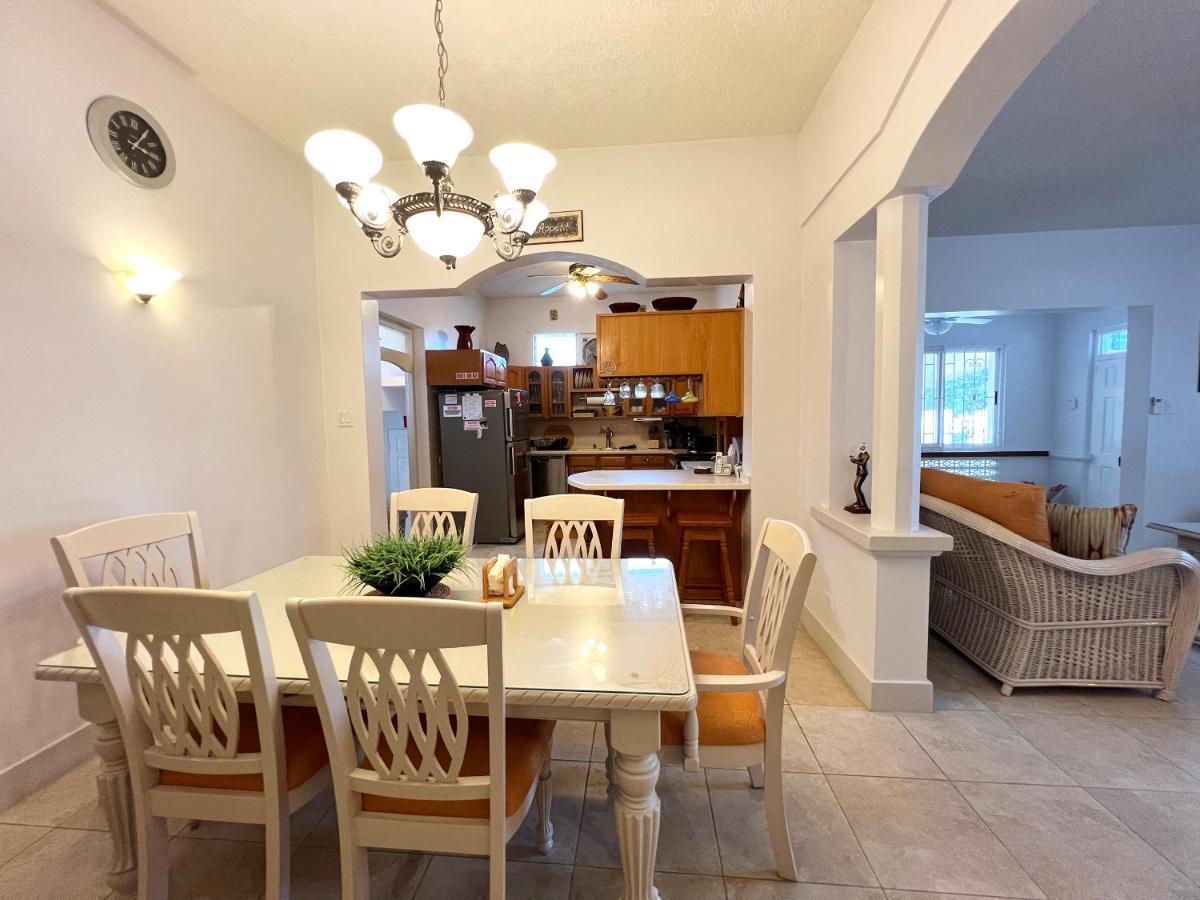 Welcome To The Unpretentious And Breezy Graceville, Steps Away From The Beach Saint James Exterior foto